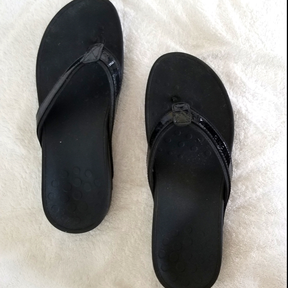 Vionic slippers